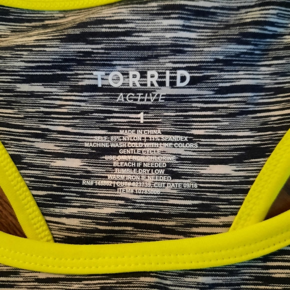 LIKE NEW 💥 TORRID Low Impact Wireless Sports Bra, Size 1 - Picture 4 of 8